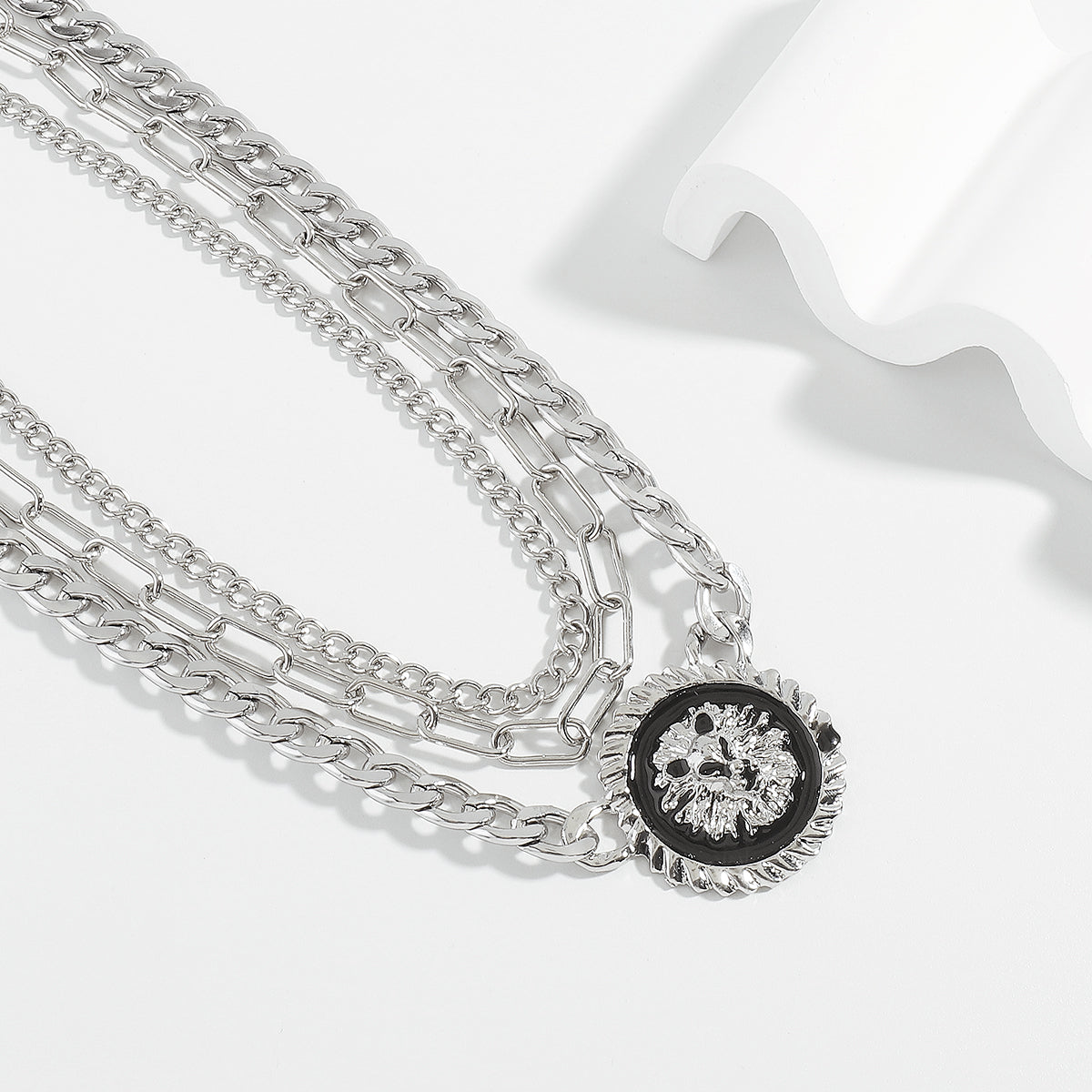 N11529 Large Lion Head Layered Chain Pendant Necklace