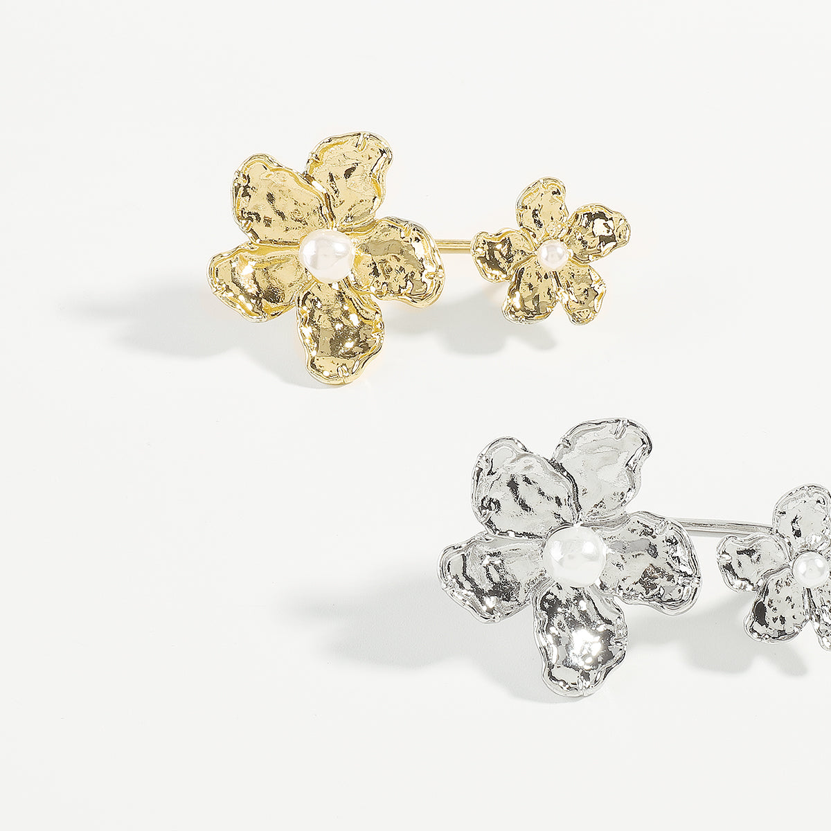 R0816 Double Metal Flower w/Pearl Rings