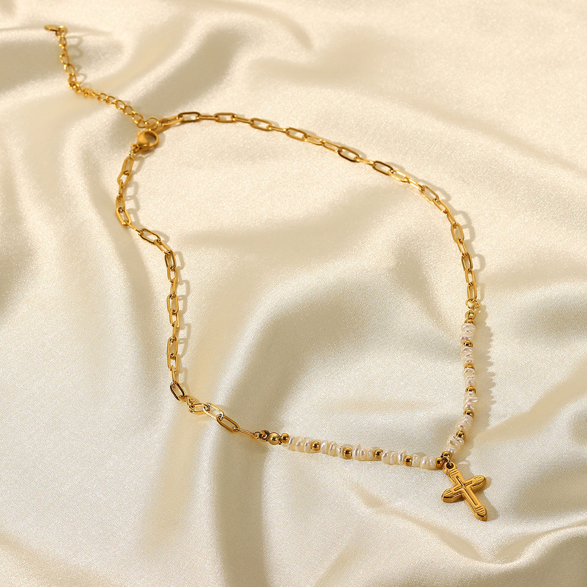 ZN0204 18K Gold Plated Pearl Chain Cross Pendant Necklace