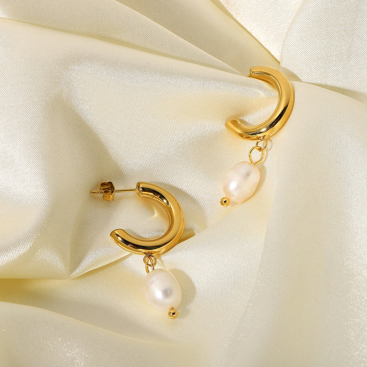 Fashion Pearl Hoop Earrings medyjewelry