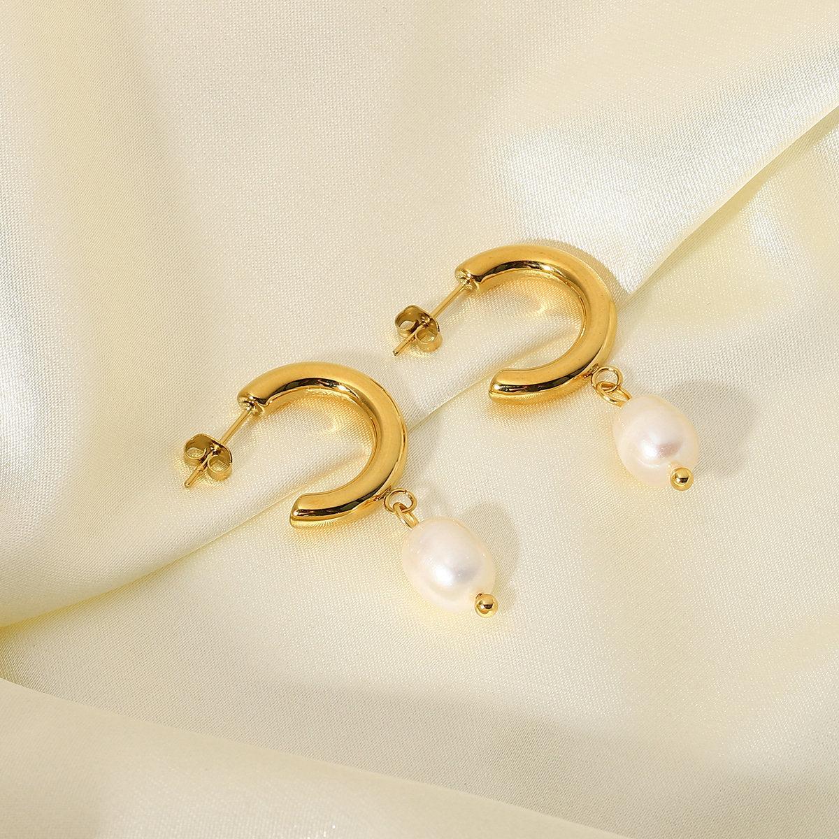 Fashion Pearl Hoop Earrings medyjewelry