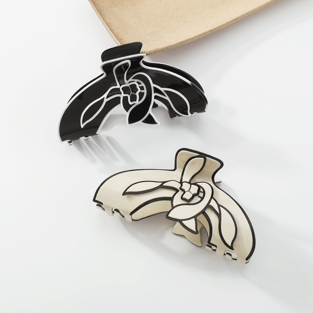 Black White Acetate Flower Shape Hair Claw Clip medyjewelry