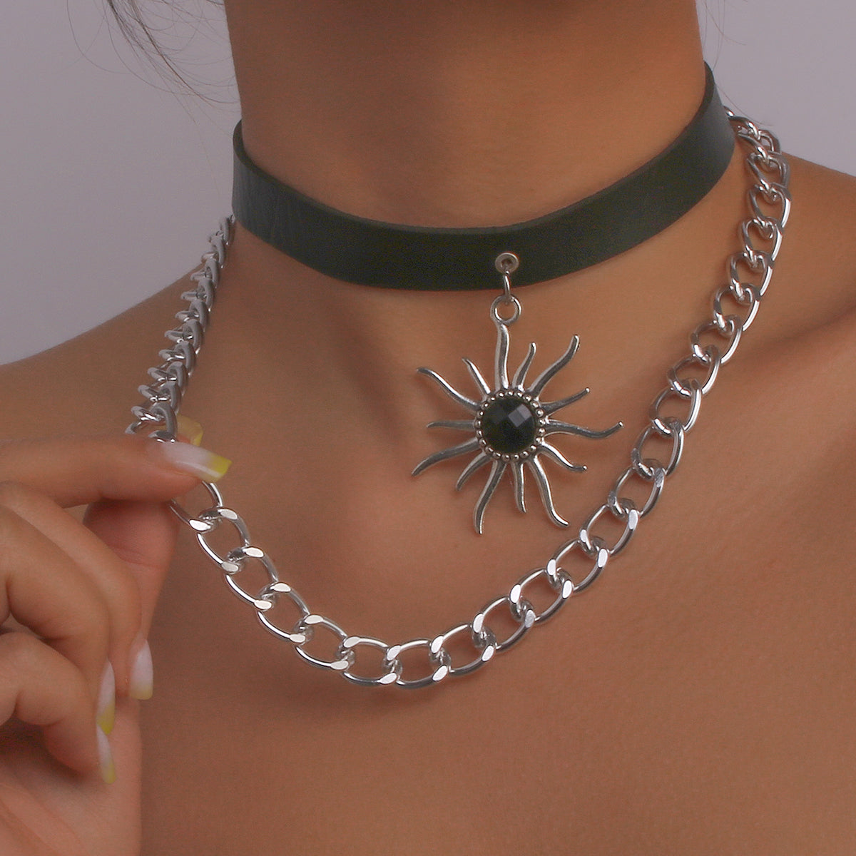 Punk Curb Chain PU Leather Sun Pendant Necklace medyjewelry