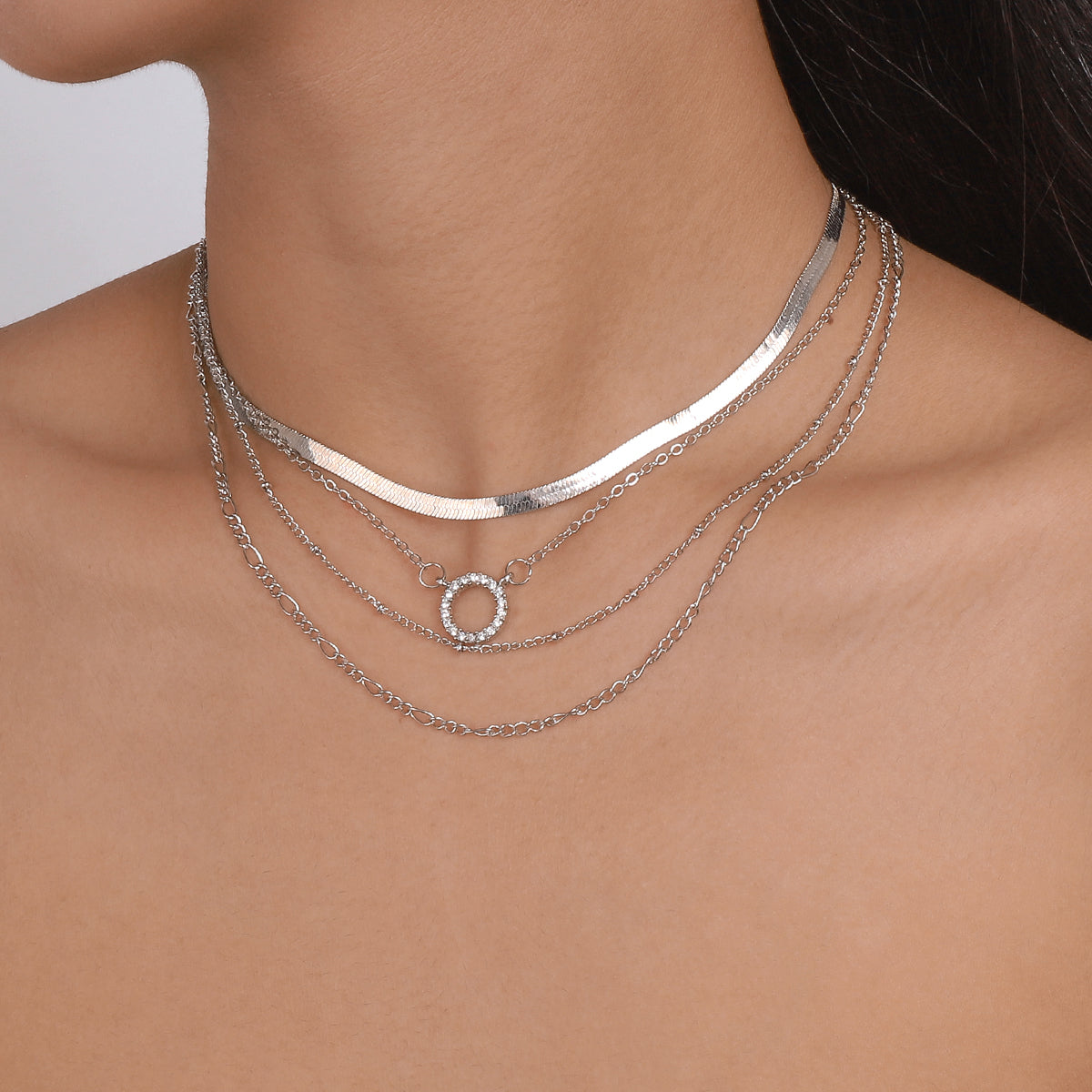 Punk Snake Chain Rhinestone Round Pendant Necklace medyjewelry