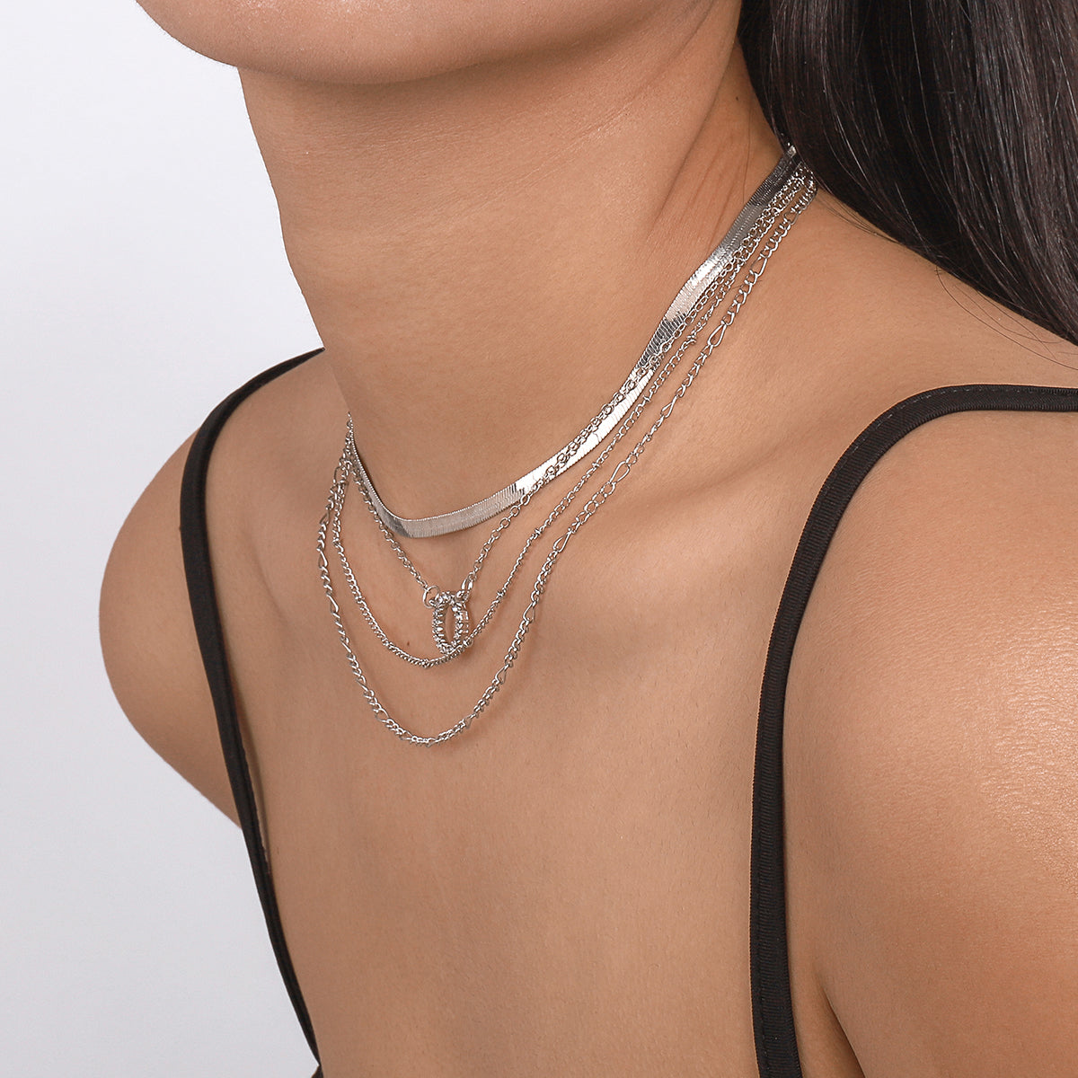 Punk Snake Chain Rhinestone Round Pendant Necklace medyjewelry