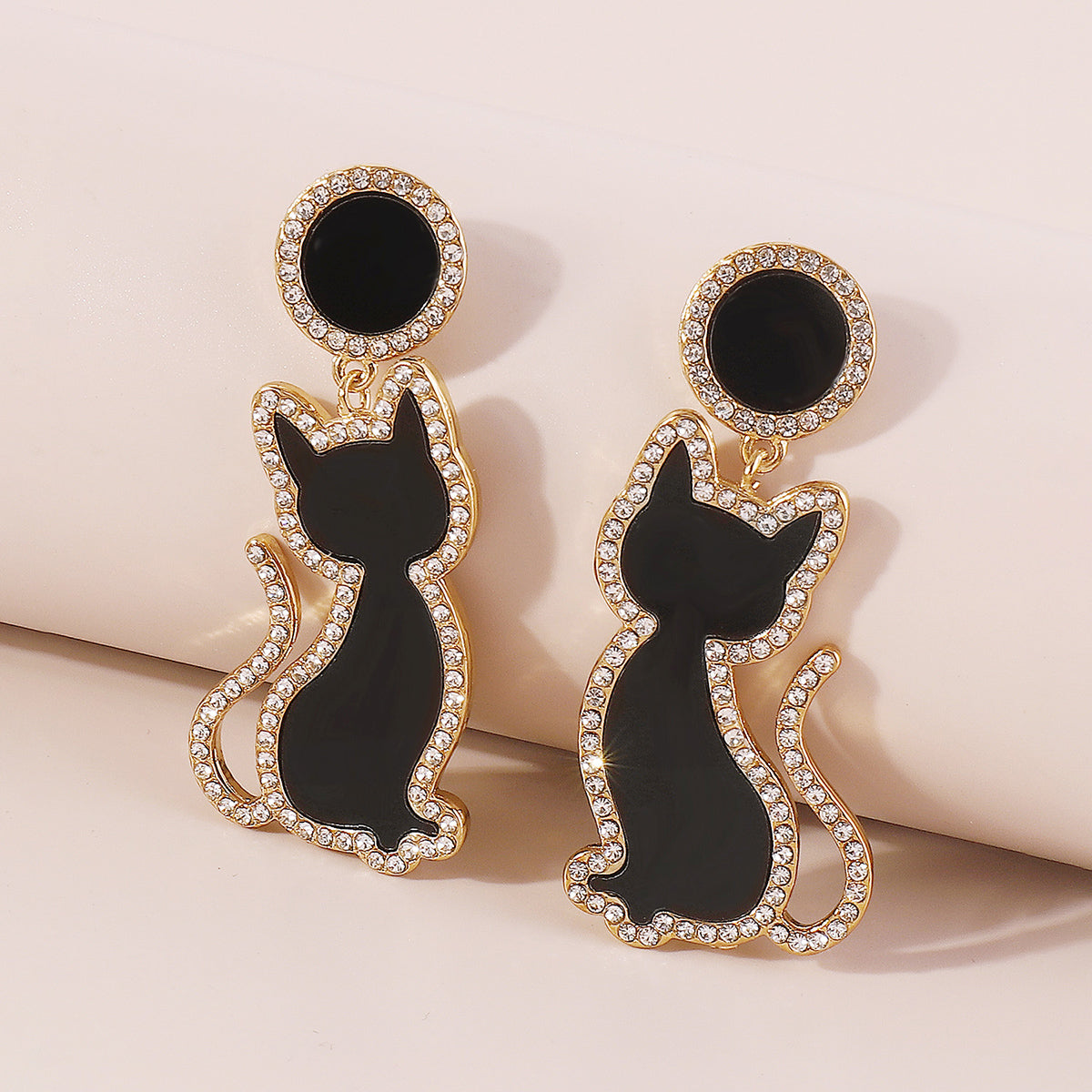 E11384 Cute Black & White Enamel Cat Dangle Earrings