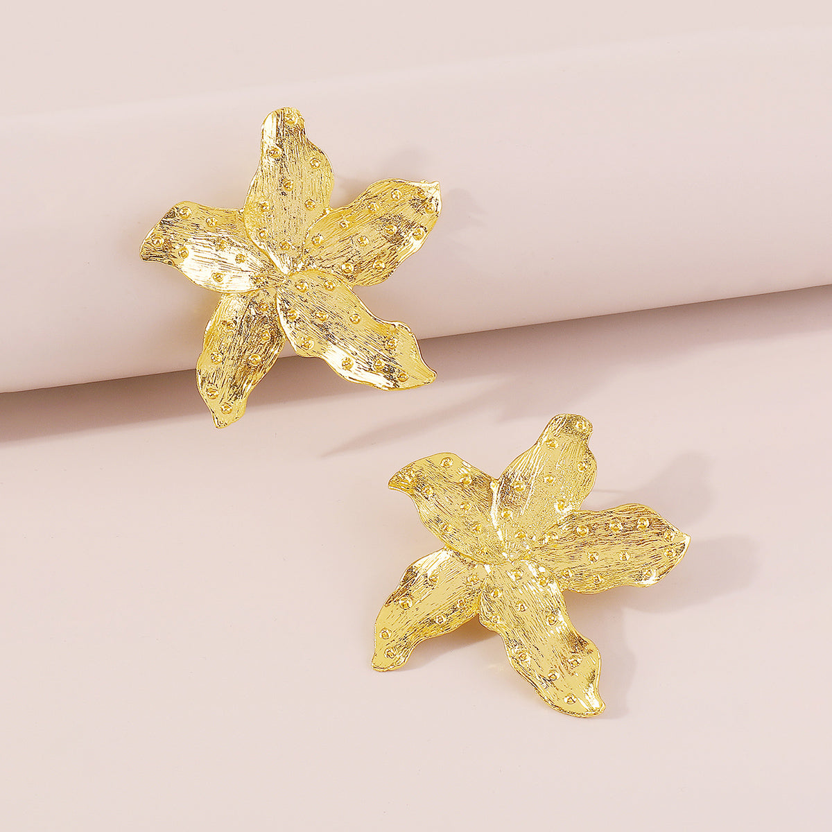 E11616 Large Metal Starfish Earrings