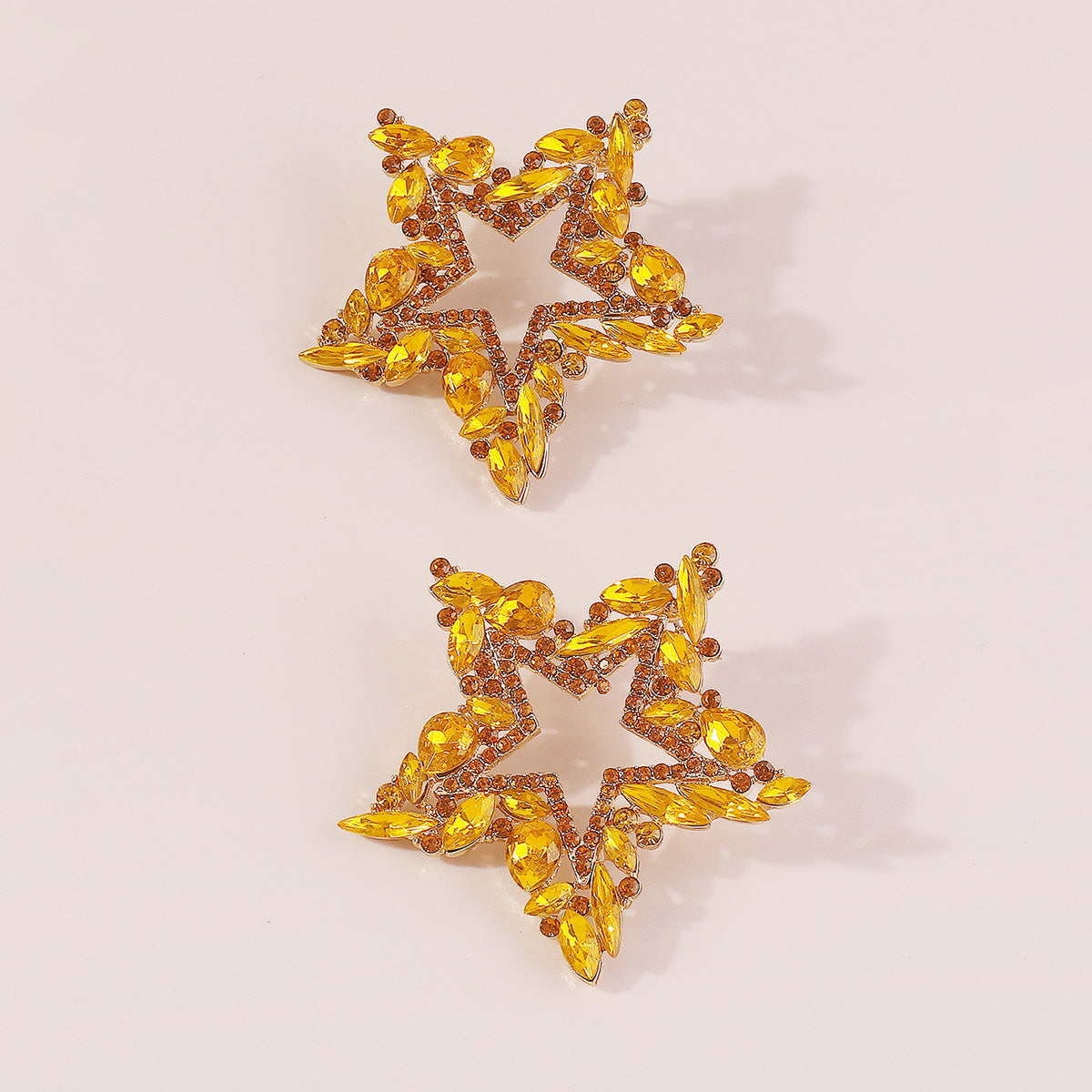 E11696 Hollow Rhinestone Star Drop Dangle Earrings