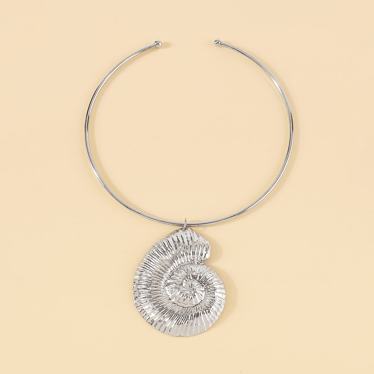 N11397 Metal Conch Pendant Necklace