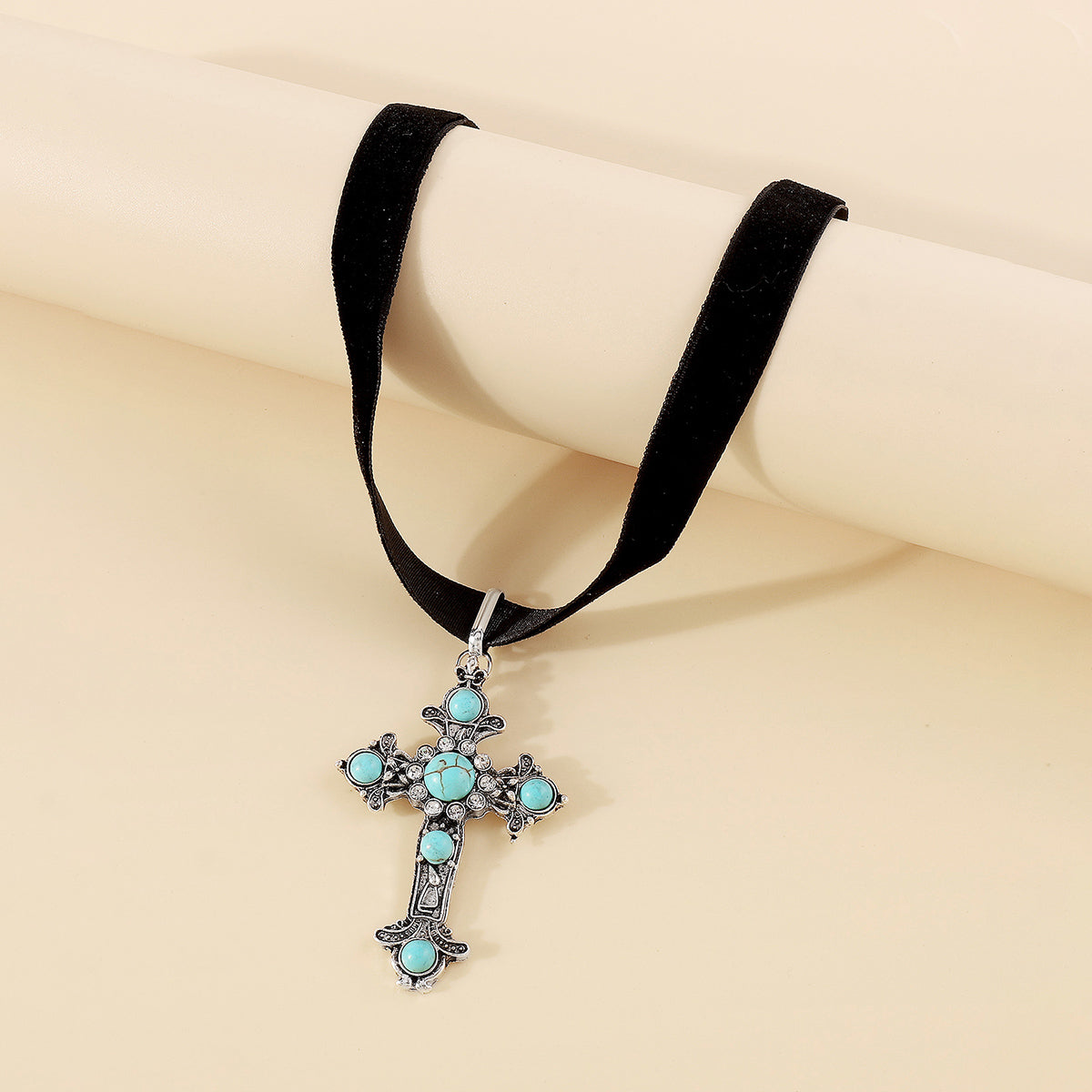 N11422 Vintage Turquoise Cross Pendant Necklace