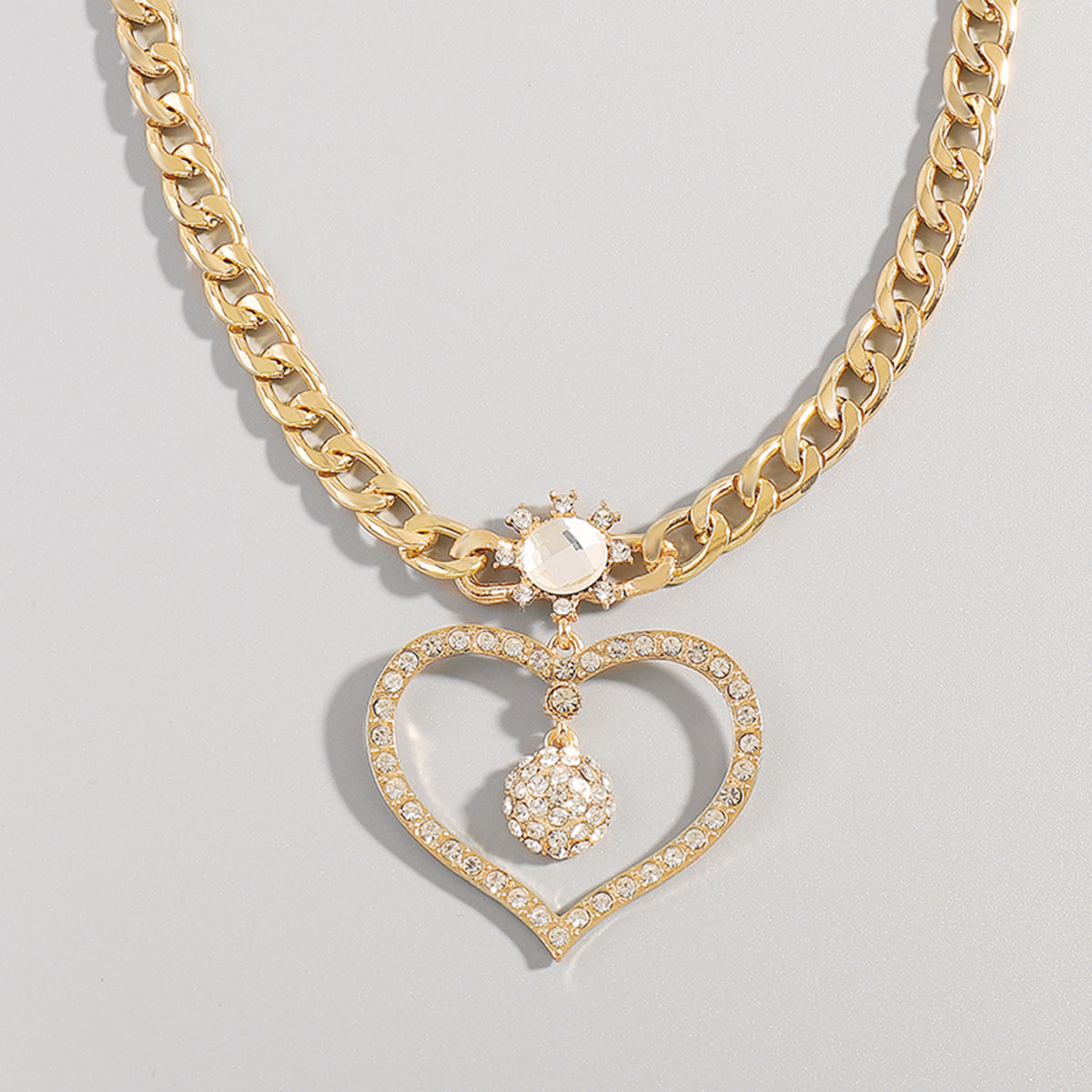 N11469 Chunky Chain Rhinestone Heart Pendant Necklace