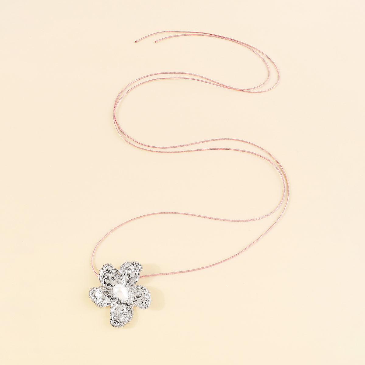 N11472 Metal Flower w/Pearl Pendant Necklace