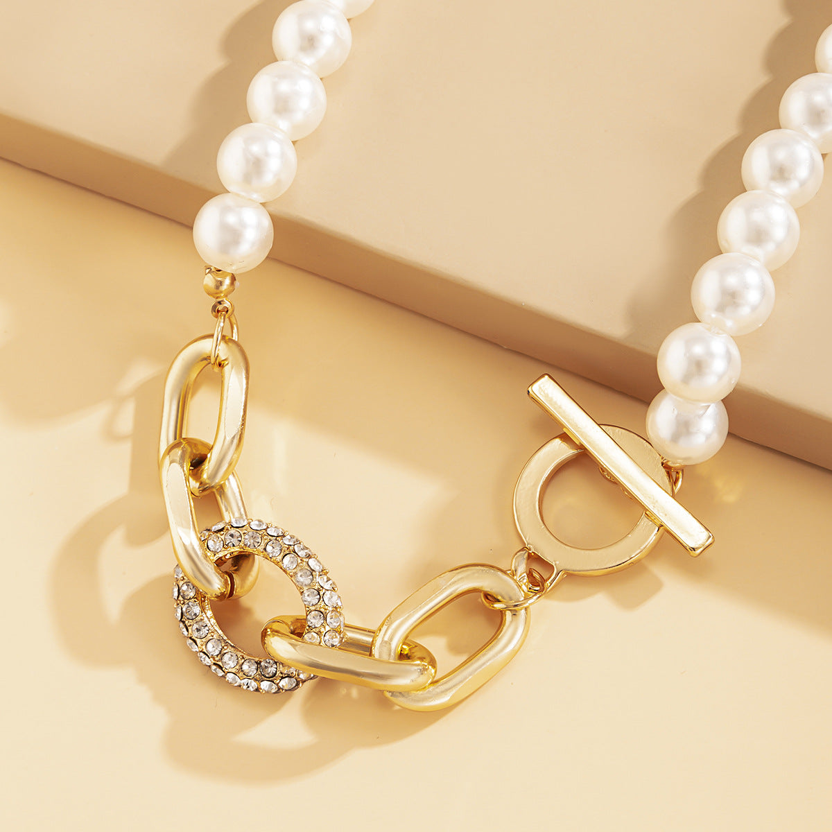 N11513 Charm Rhinestone Pearls T Clasp Chain Necklace