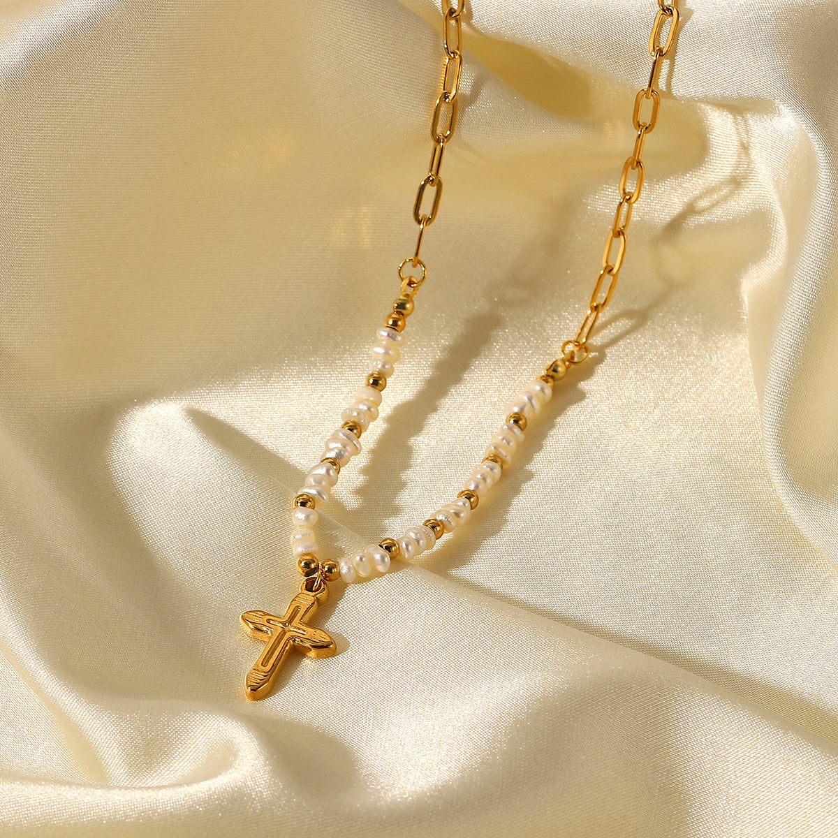 ZN0204 18K Gold Plated Pearl Chain Cross Pendant Necklace