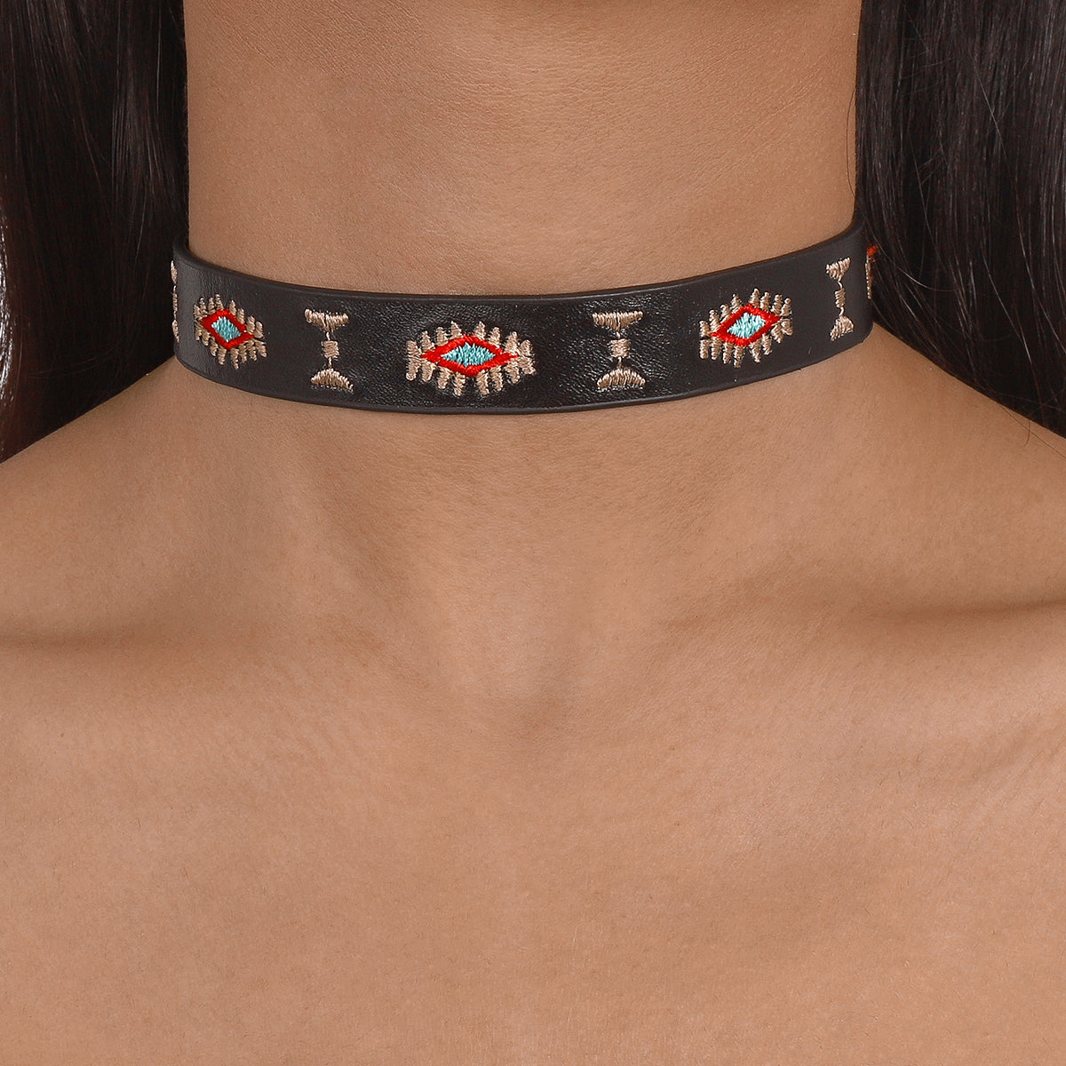Charm Embroidery Pattern PU Choker Necklace medyjewelry